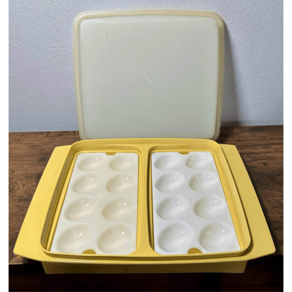 Vintage Tupperware Deviled Egg Keeper Carrier Tray Container Harvest Gold 723-4 - Picture 1 of 8